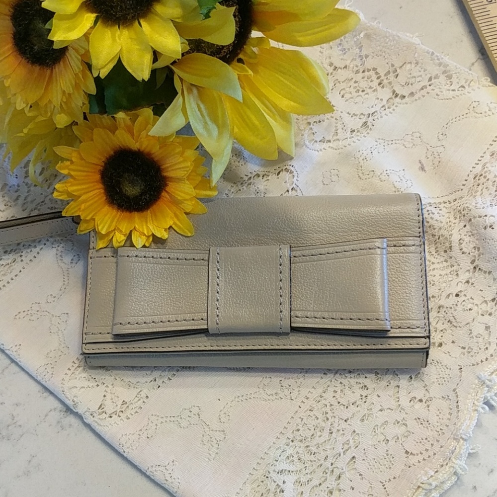 Kate Spade Bow Wristlet Wallet